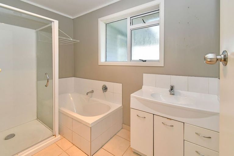 Photo of property in 17 Mclean Avenue, Papatoetoe, Auckland, 2025