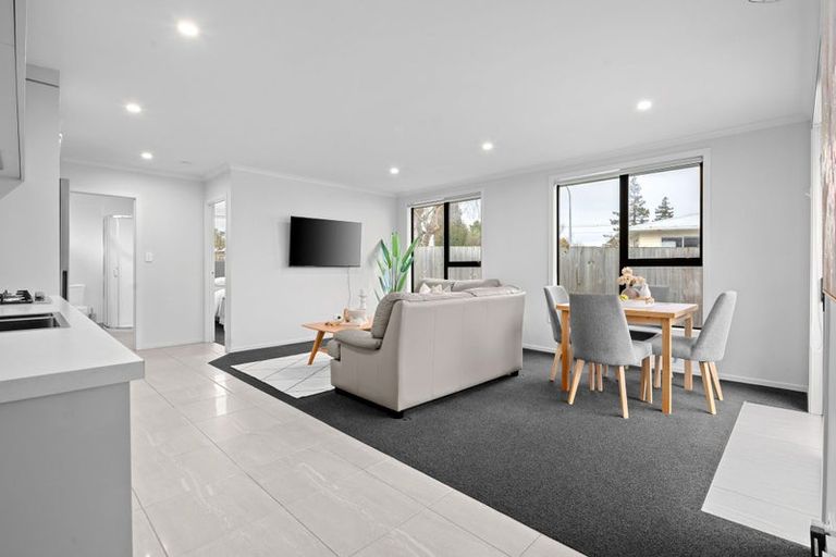 Photo of property in 2/3 Helena Road, Hillcrest, Hamilton, 3216