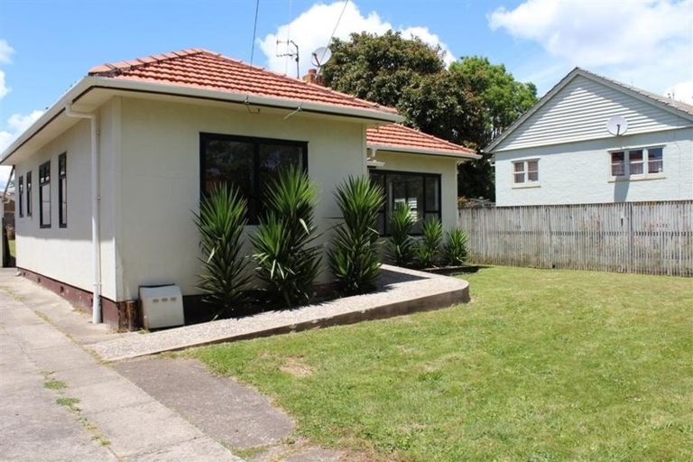 Photo of property in 16 Marire Avenue, Frankton, Hamilton, 3204