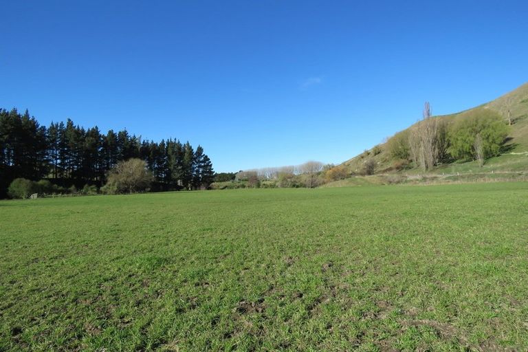 Photo of property in 957 Waimarama Road, Waimarama, Havelock North, 4294