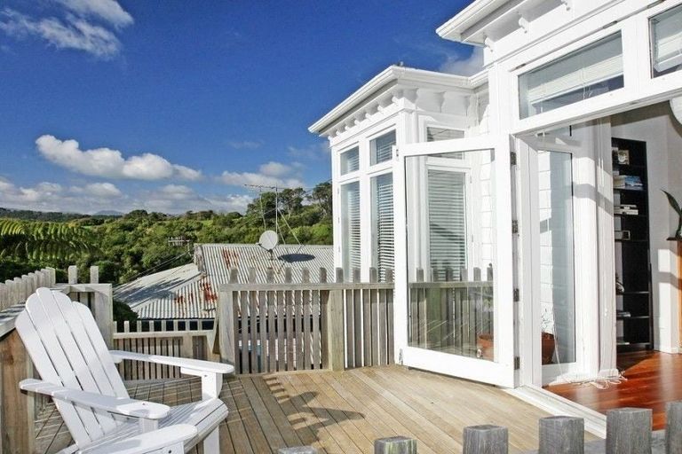 Photo of property in 11 Mortimer Terrace, Aro Valley, Wellington, 6021