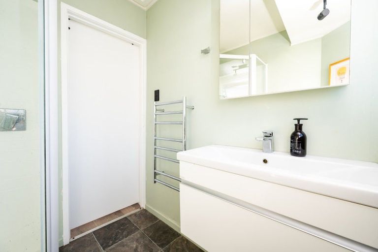 Photo of property in 225 Clifton Road, Te Awanga, 4102