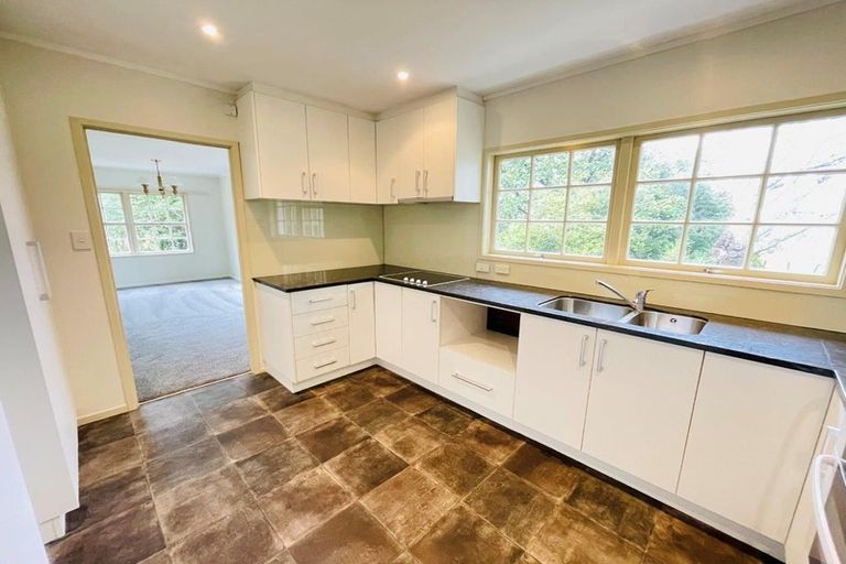 Photo of property in 68 Henwood Road, Taupaki, Henderson, 0782