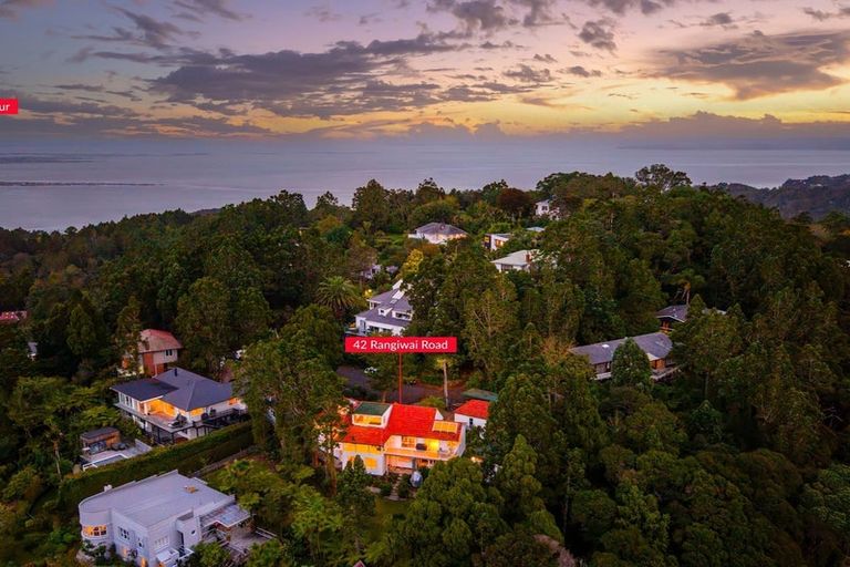 Photo of property in 42 Rangiwai Road, Titirangi, Auckland, 0604