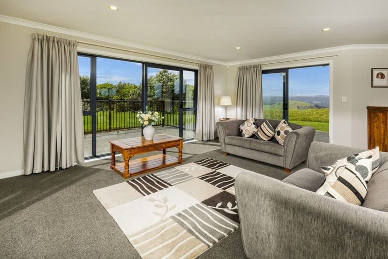 Photo of property in 113a Constable Road, Muriwai, Waimauku, 0881