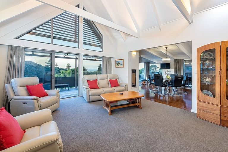 Photo of property in 1/7 Whitby Crescent, Mairangi Bay, Auckland, 0630