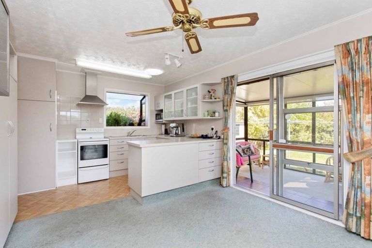 Photo of property in 15 Emlyn Place, Avondale, Christchurch, 8061