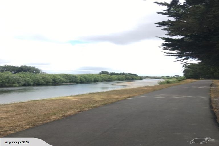 Photo of property in 12 Ruamahanga Crescent, Terrace End, Palmerston North, 4410