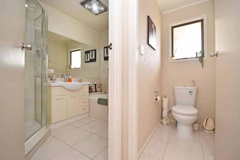 Photo of property in 30a Gills Avenue, Papakura, 2110