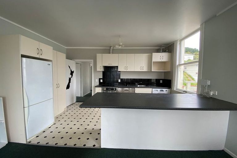 Photo of property in 16 Austin Street, Mount Victoria, Wellington, 6011