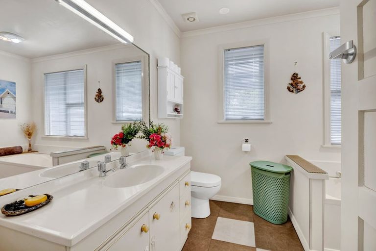 Photo of property in 425 Saint Aubyn Street, Lynmouth, New Plymouth, 4310