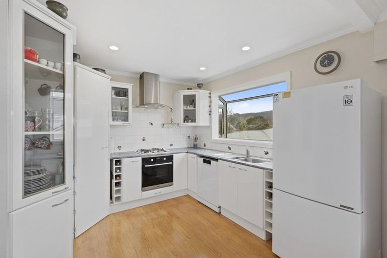 Photo of property in 2 Carter Street, Belmont, Lower Hutt, 5010