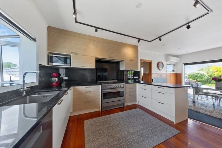 Photo of property in 549 Great South Road, Rosehill, Papakura, 2113