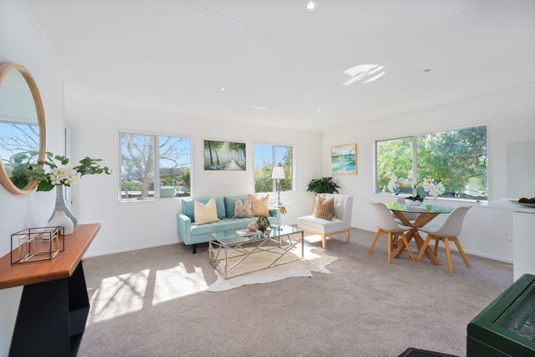 Photo of property in 9 Imperial Place, Henderson, Auckland, 0612