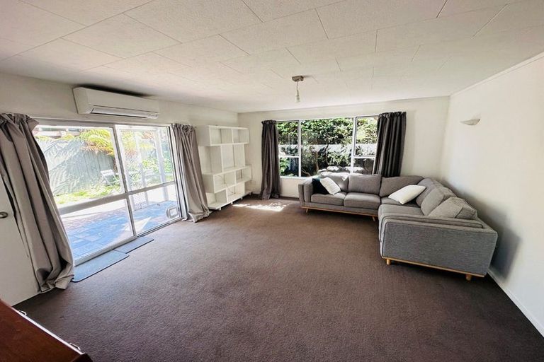 Photo of property in 2 Guildford Street, Burnside, Christchurch, 8053