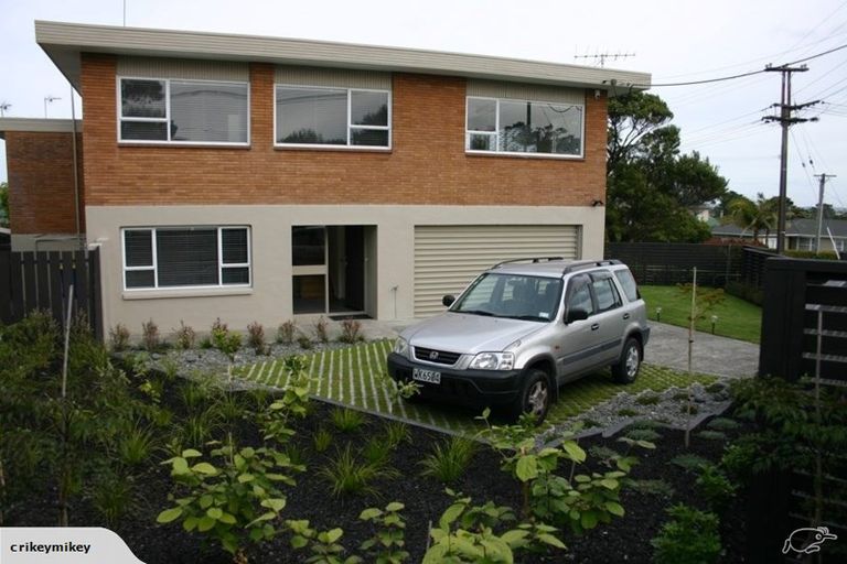 Photo of property in 1/22 Tui Glen Road, Birkenhead, Auckland, 0626
