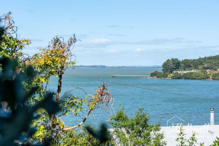 Photo of property in 13 Moana Road, Tinopai, 0593
