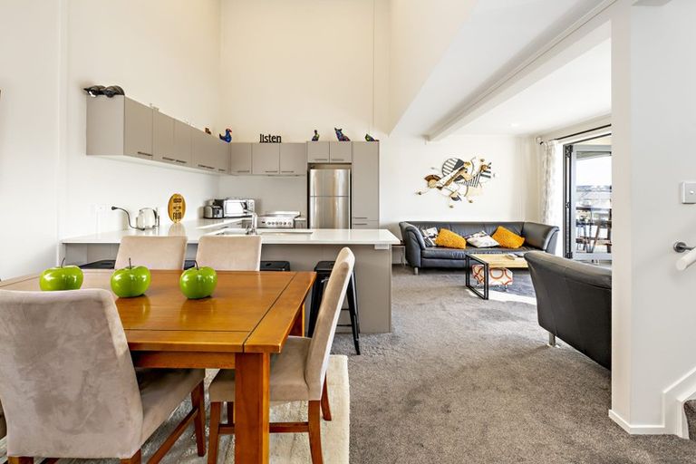 Photo of property in 2/9 Freeman Way, Manukau, Auckland, 2104