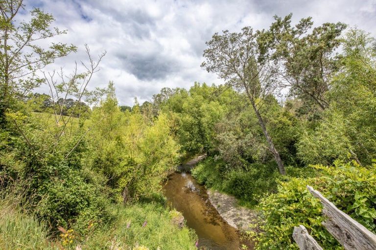 Photo of property in 36 Riverdale Road, Dannevirke, 4930