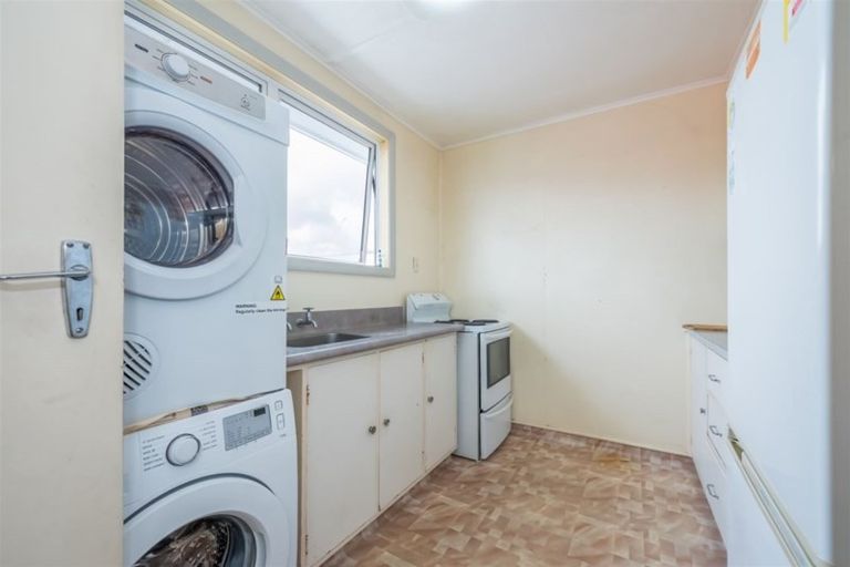 Photo of property in 2/12 Tama Street, Alicetown, Lower Hutt, 5010