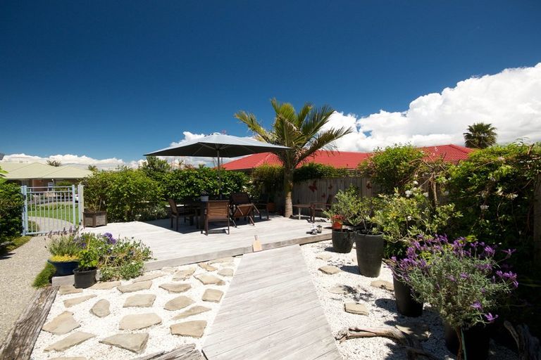 Photo of property in 24 Judd Place, Orewa, 0931