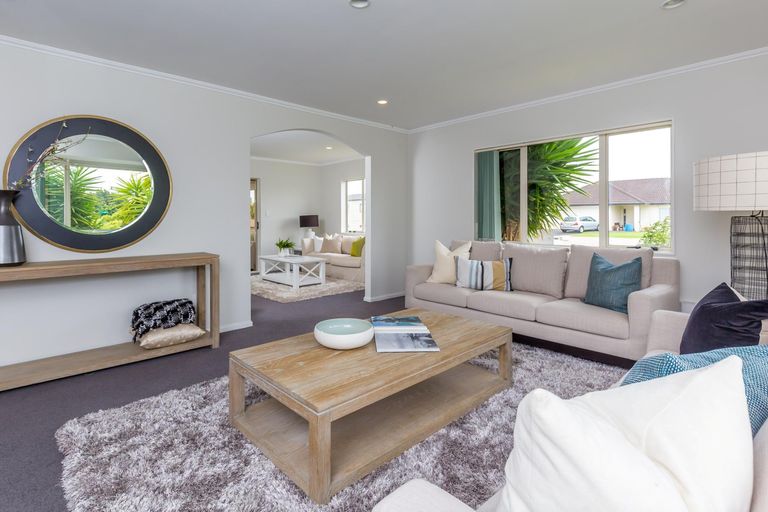 Photo of property in 12 Faldo Drive, Golflands, Auckland, 2013