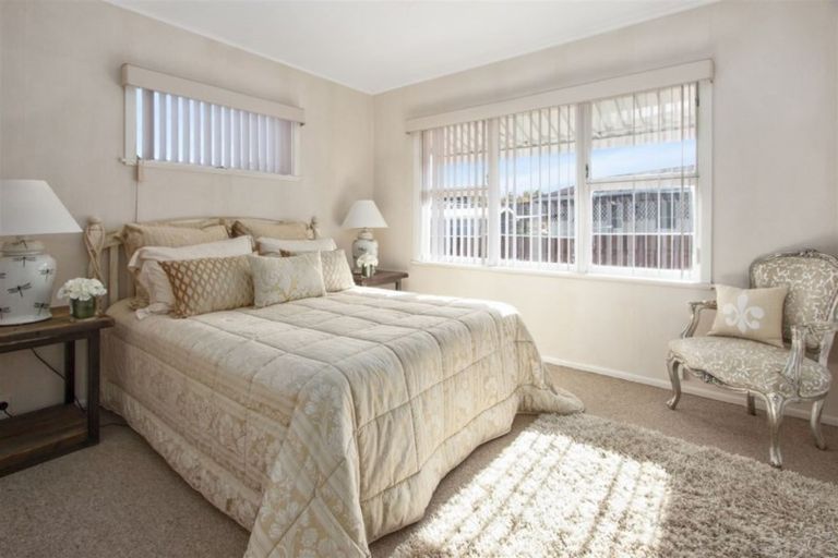 Photo of property in 99 Sturges Road, Henderson, Auckland, 0612