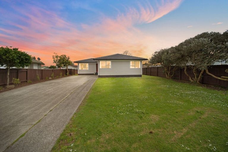 Photo of property in 46 Cottingham Crescent, Mangere East, Auckland, 2024