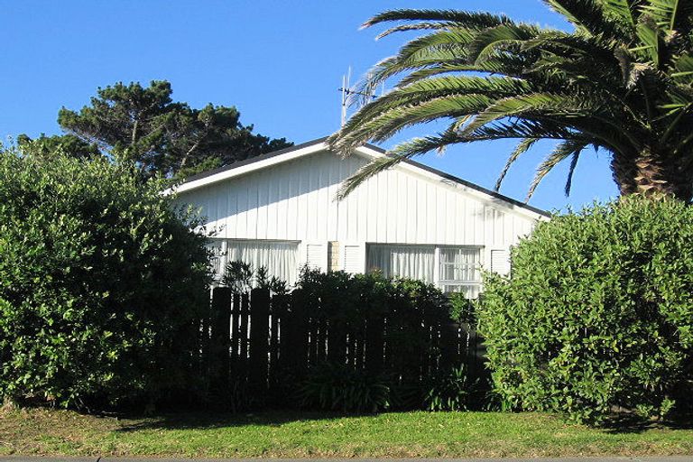 Photo of property in 7a Olive Terrace, Paraparaumu Beach, Paraparaumu, 5032