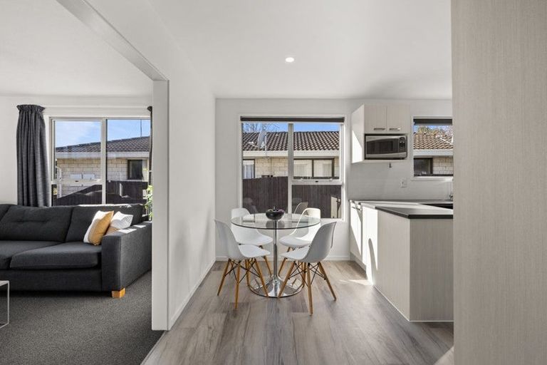 Photo of property in 12 Resolution Place, Bryndwr, Christchurch, 8053