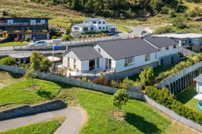 Photo of property in 72 Kakariki Grove, Waikanae, 5036