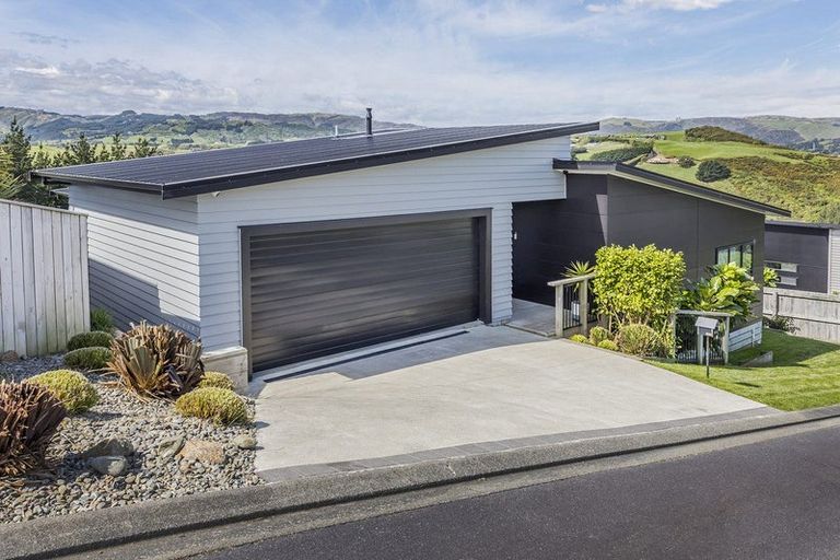 Photo of property in 168 Endeavour Drive, Whitby, Porirua, 5024
