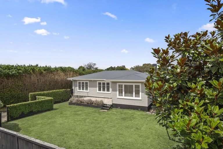 Photo of property in 1/50 Muir Avenue, Mangere Bridge, Auckland, 2022