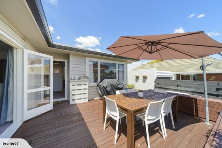 Photo of property in 22 Akaroa Avenue, Awapuni, Palmerston North, 4412