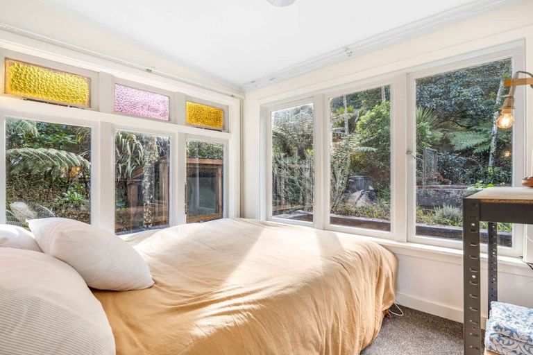 Photo of property in 33 Tainui Road, Titirangi, Auckland, 0604