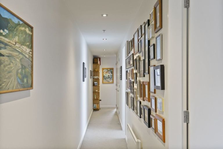 Photo of property in Portal Apartments, 8a/42 Cable Street, Te Aro, Wellington, 6011