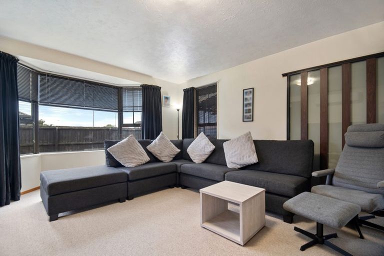 Photo of property in 14 Takaro Avenue, Sockburn, Christchurch, 8042