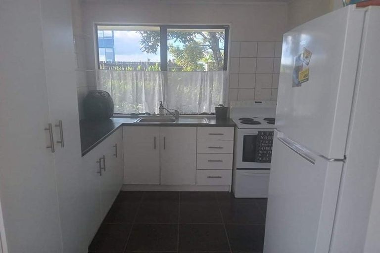 Photo of property in 17 Oreil Avenue, West Harbour, Auckland, 0618