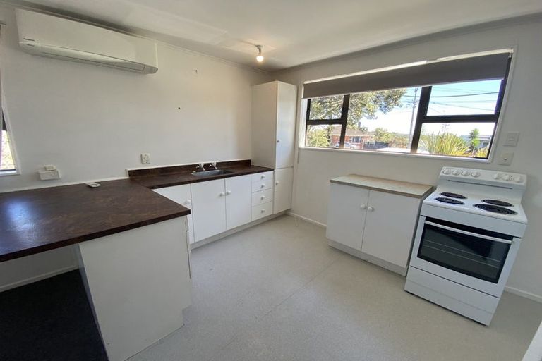 Photo of property in 40 West Coast Road, Glen Eden, Auckland, 0602