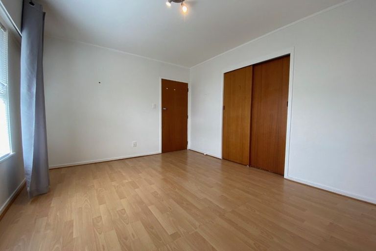 Photo of property in 2/20 Northumberland Avenue, Belmont, Auckland, 0622