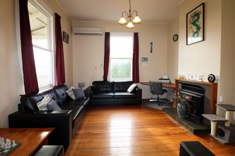 Photo of property in 2 Memorial Avenue, Parkside, Timaru, 7910