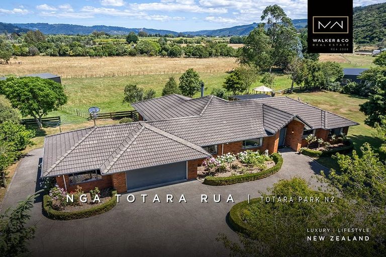 Photo of property in 15 Malcolm Gillies Grove, Totara Park, Upper Hutt, 5018