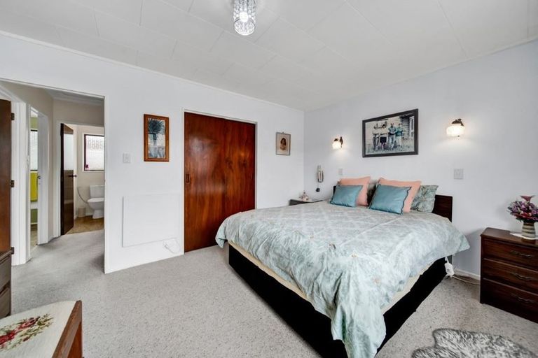 Photo of property in 13a Karamu Street, Strandon, New Plymouth, 4312