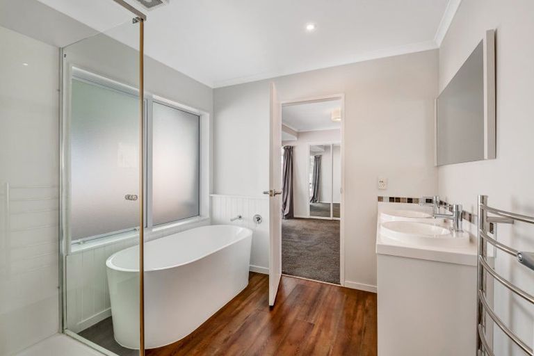 Photo of property in 5b Kestrel Heights, Arkles Bay, Whangaparaoa, 0932