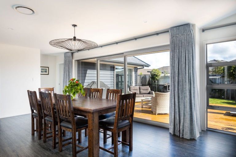 Photo of property in 7 Tupare Place, Highlands Park, New Plymouth, 4312