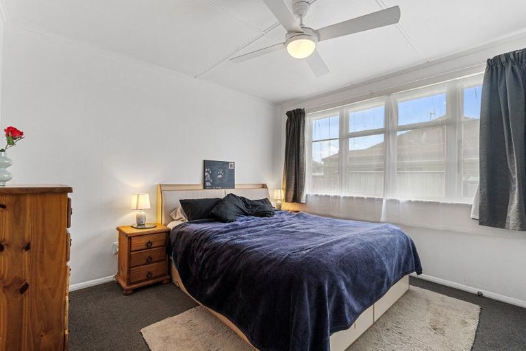 Photo of property in 6 Kenney Crescent, Fairfield, Hamilton, 3214