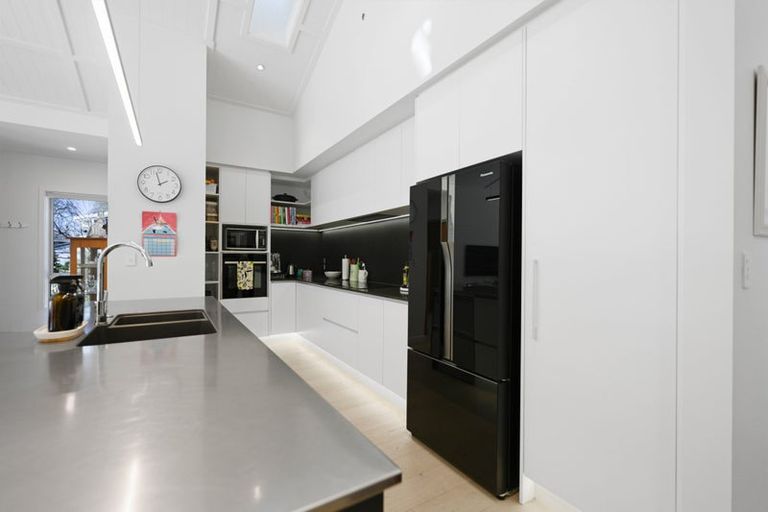 Photo of property in 8 Taylor Street, Cambridge, 3434