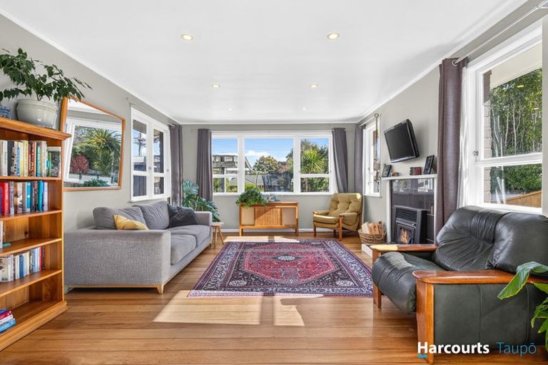 Photo of property in 1/34 Tamatea Road, Taupo, 3330