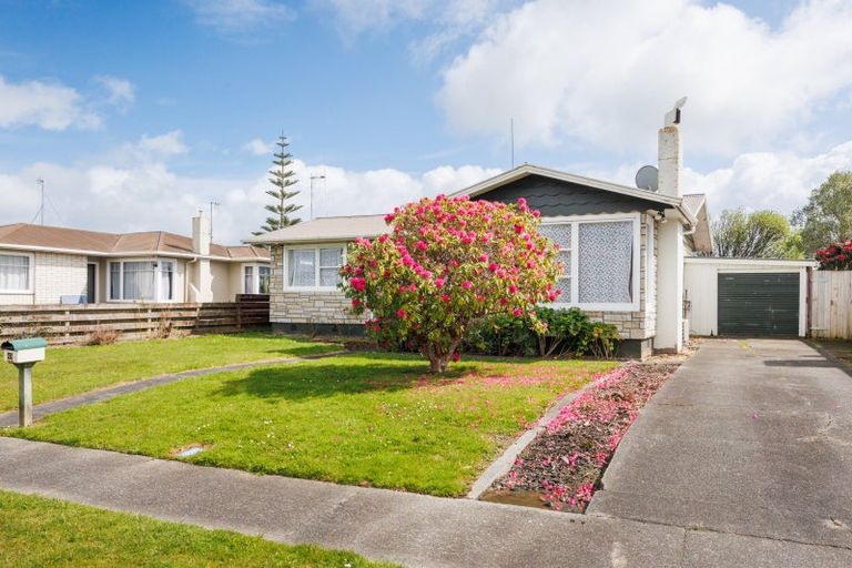 Photo of property in 43 Sutherland Crescent, Westbrook, Palmerston North, 4412