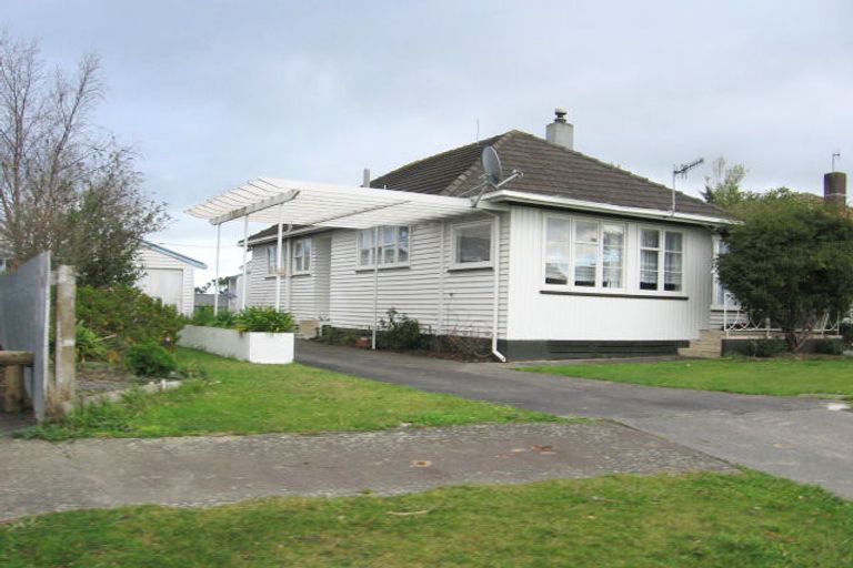 Photo of property in 16 Tweed Street, Roslyn, Palmerston North, 4414